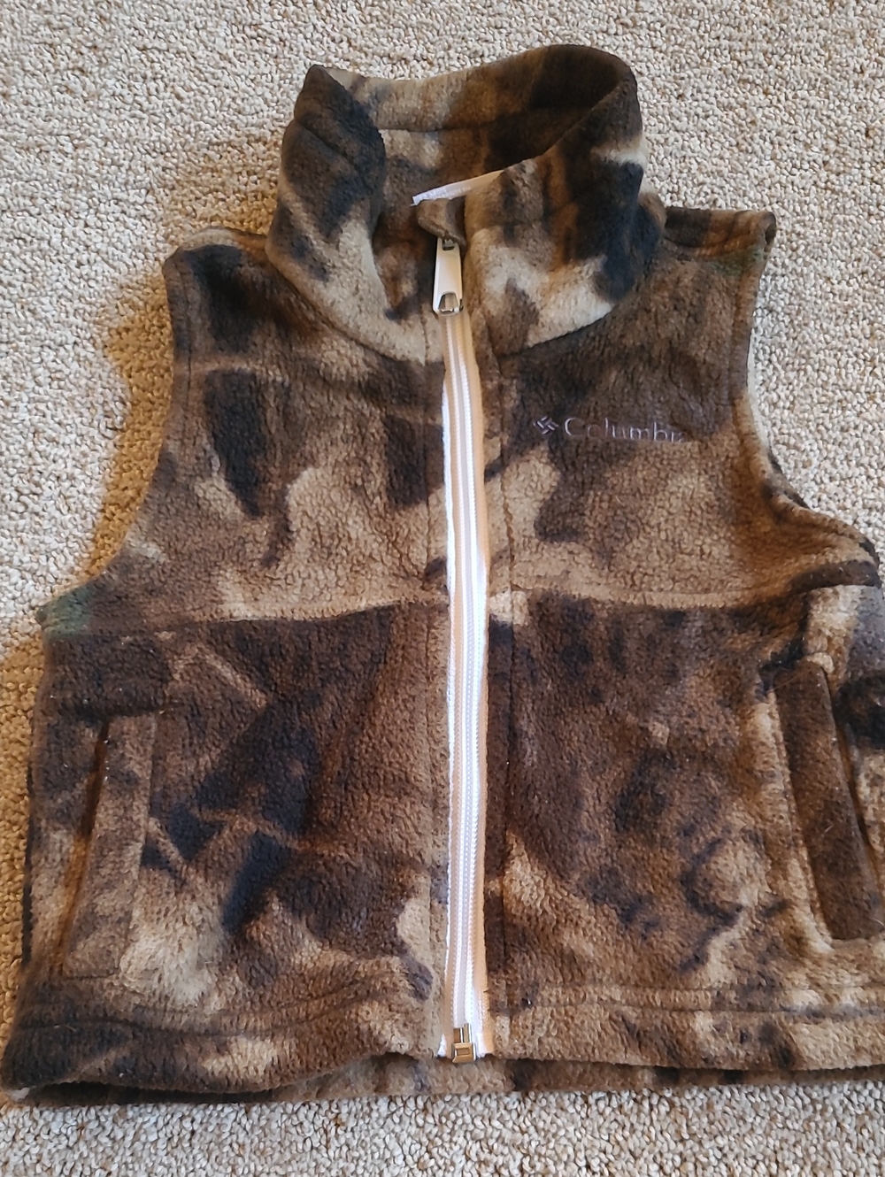 Columbia Brown Camo Fleece Vest with White Zipper